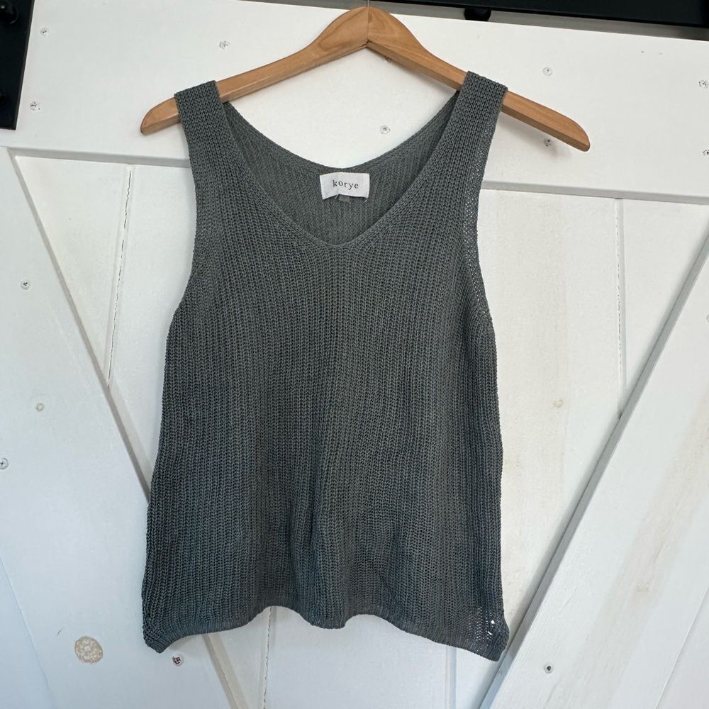 Korye Knit crop tank size large